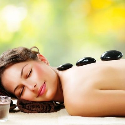 HOT STONE MASSAGE COURSES AT ELITE BEAUTY SCHOOL IN HERTFORDSHIRE AND ESSEX